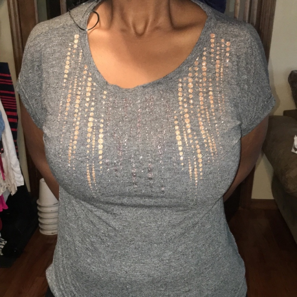 Gray sparkly tee